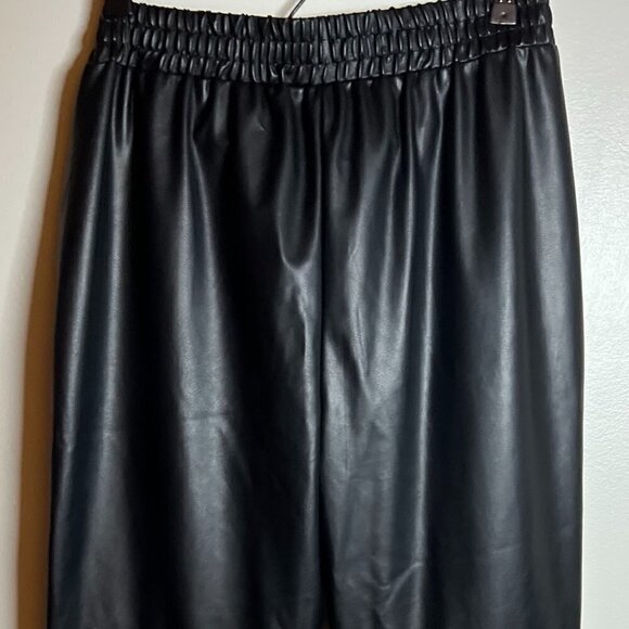 Fabletics Vegan Leather Jogger  pants Size L - Picture 2 of 6